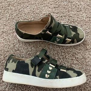 Jack Roger’s camo print slip on sneaker